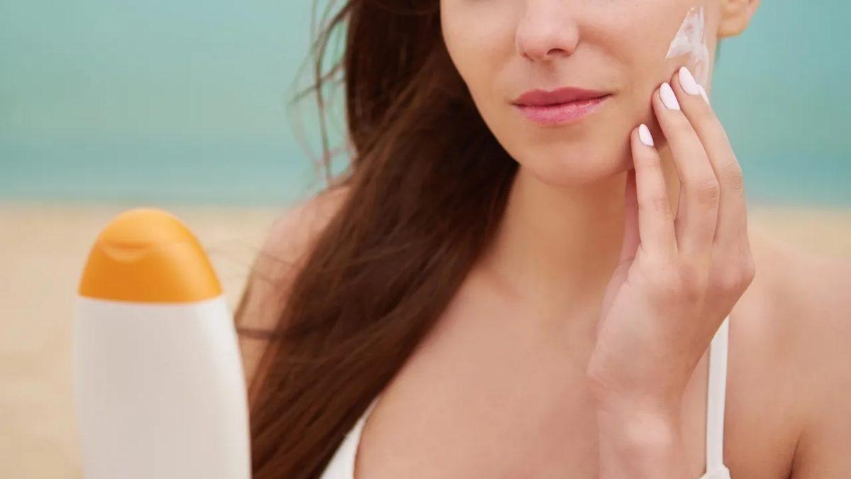 Güneş Kreminlerinde Yer Alan ’SPF’ Aslında Nedir, ’50 Faktör’ Gibi İfadeler Neyi Gösterir?