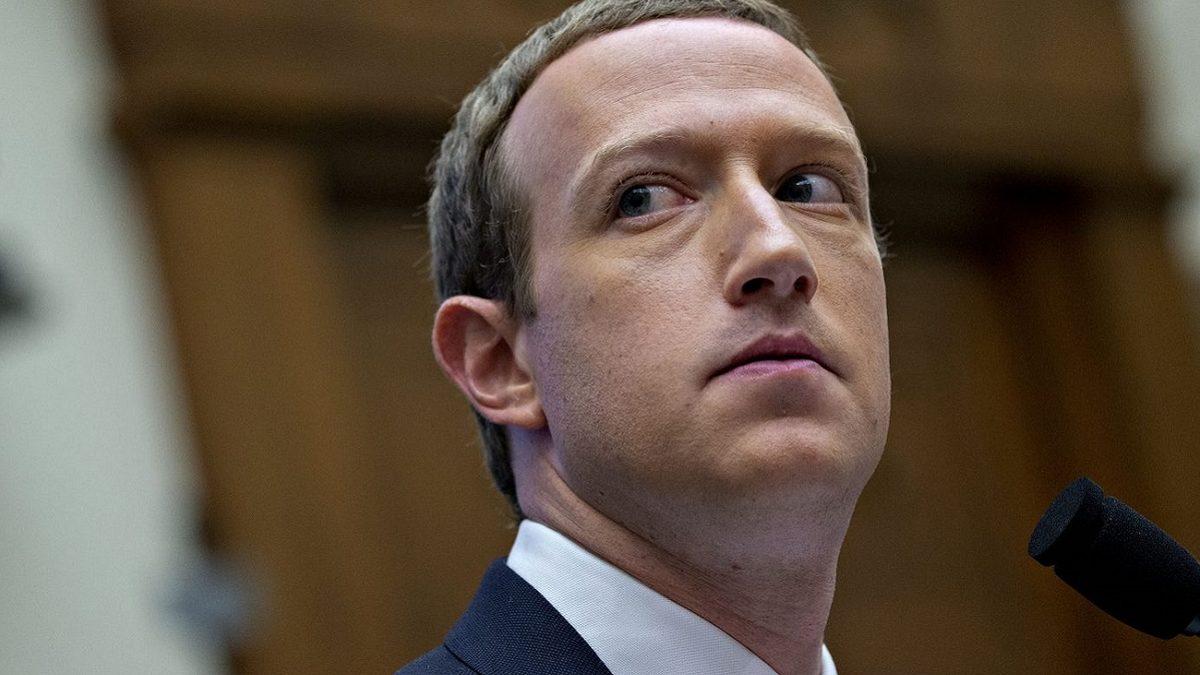 Apple CEO’su Tim Cook’tan Facebook’a Eleştiri: ’Böyle Bir İş Modeli Küçümsenmeyi Hak Ediyor’