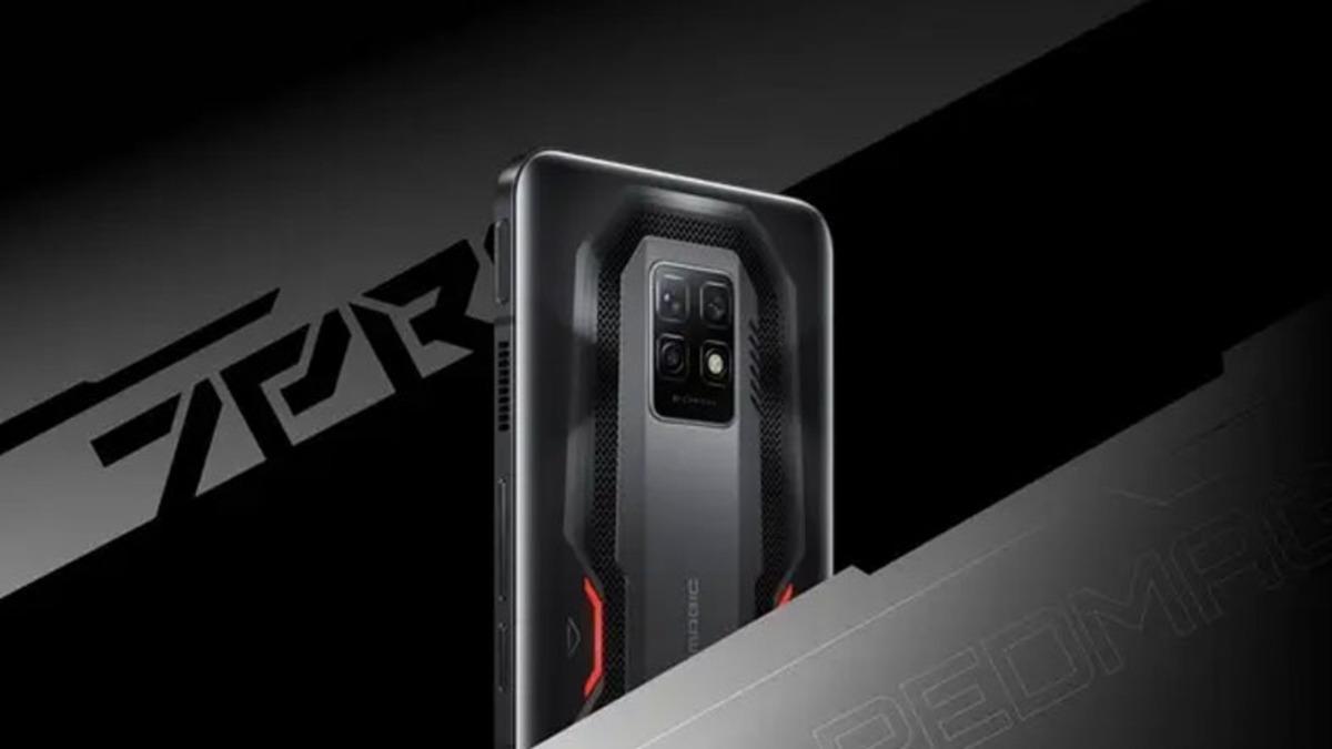 Telefonların Ferrari’si: Adeta Bir Spor Otomobil Gibi Görünen RedMagic 7 Pro, Taş Gibi Özellikleriyle Tanıtıldı