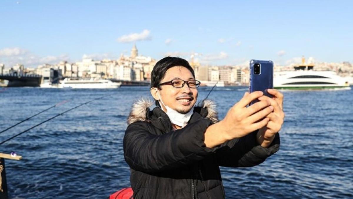 Zeytinburnu Belediye Başkanı, Japon YouTuber Enomoto’ya Zeytinburnulu Unvanı Verdi