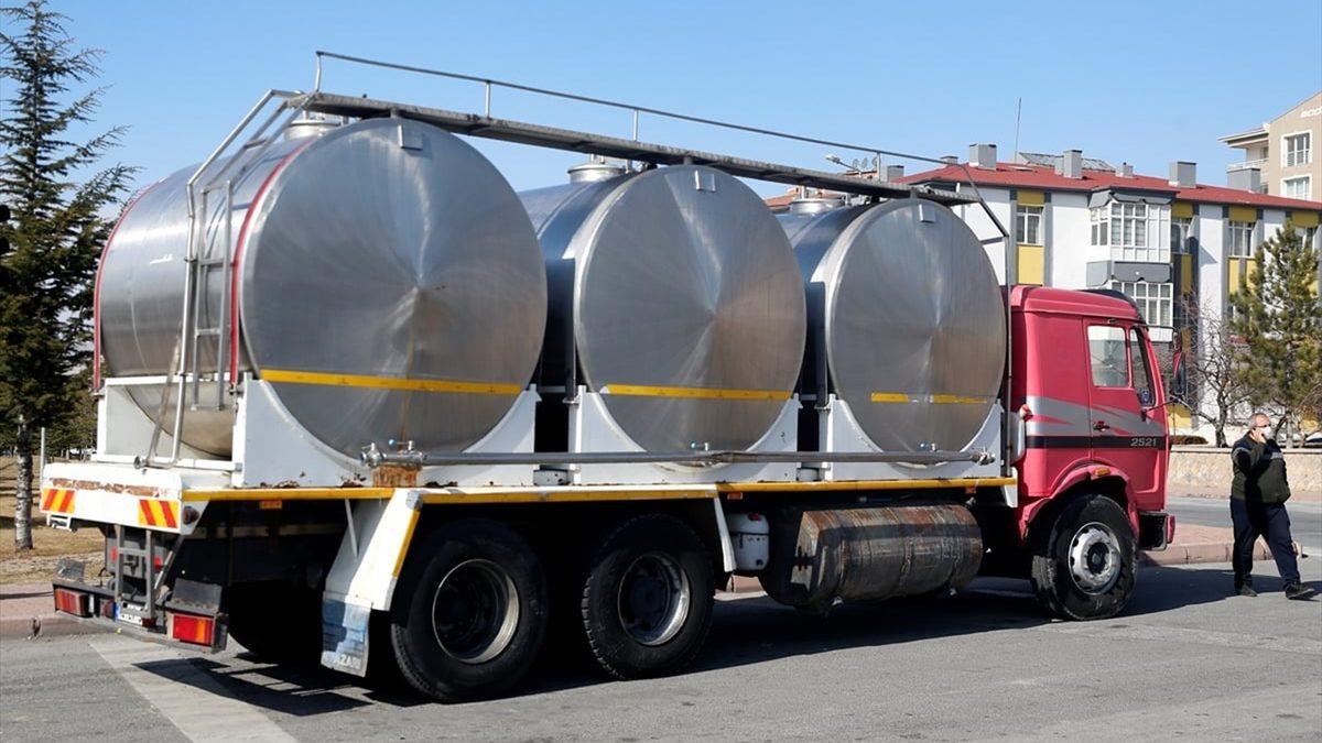 Evinize Süt Alırken İki Kez Düşüneceksiniz: İneklere Verilen İlaçlar İnsanlara Nasıl Zarar Veriyor?