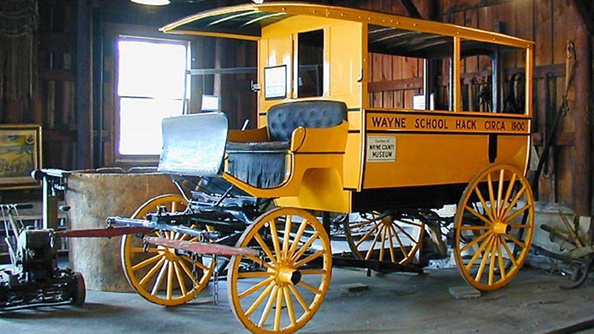 Amerikan Filmlerindeki Okul Otobüslerinin Hepsi Neden Sarı ve Tasarımları Aynı?