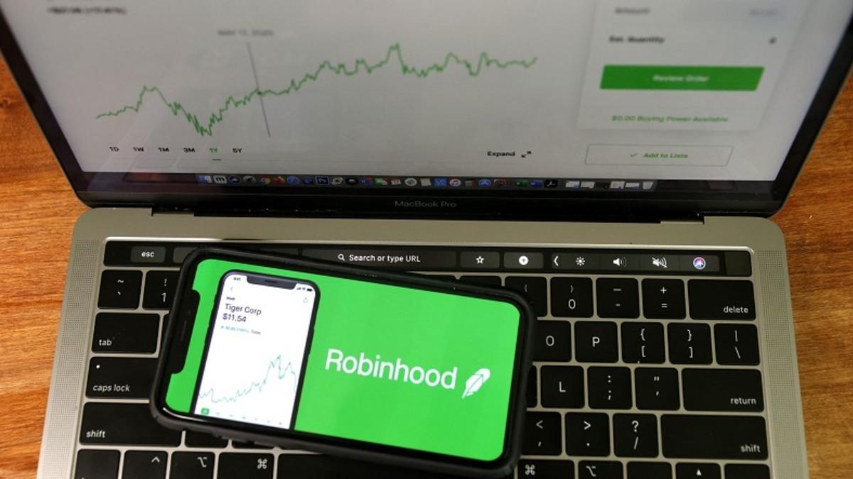 Google, Robinhood Uygulamasına Gelen 100 Binden Fazla Negatif Yorumu Kaldırdı