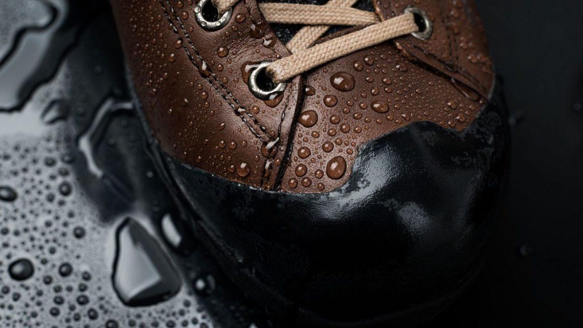 Mont ve Botların Üstünde Gördüğümüz ‘Waterproof’ Ne Demek, Ne İşe Yarar?