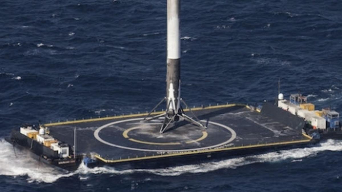 Falcon 9 Roketinin, İnsansız Uzay Üssü Gemiye İnişini 360 Derece İzleyin!