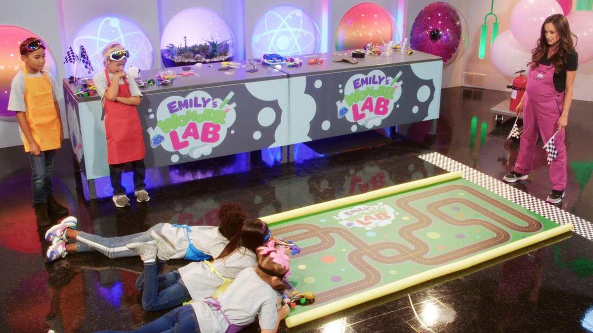 Netflix’ten Annelerin de Çocuklarıyla Birlikte İzleyebileceği 7 Yapım Önerisi