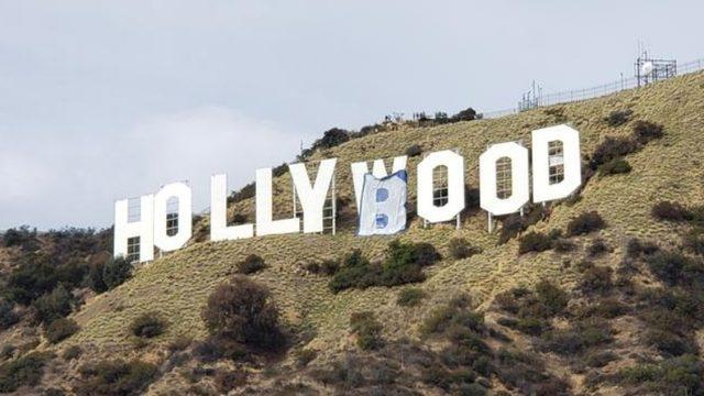 Instagram’a Karşı Sansür Eylemi: Hollywood Yazısı, Hollyboob (Kutsal Meme) Olarak Değiştirildi