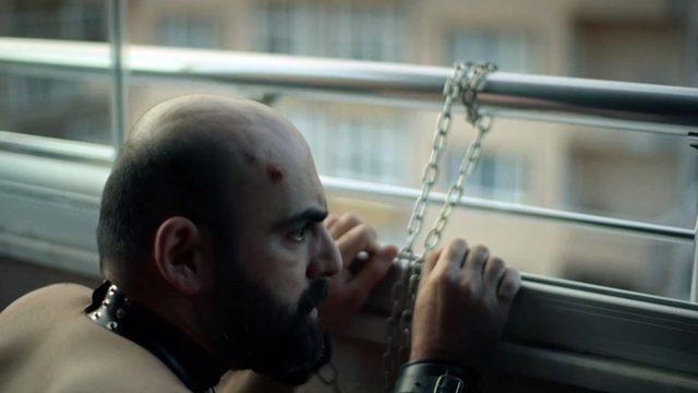 İnternette Yaygınlaşan "Köle/Sahibe Arıyorum" İlanlarının Arkasında Hangi Psikolojik Nedenler Yatıyor?