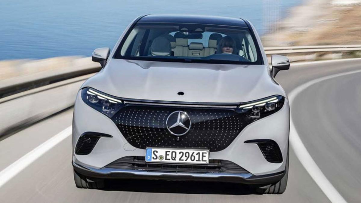Mercedes, Elon Musk’ı Bile Kıskandıracak Elektrikli Otomobili EQS SUV’u Tanıttı: İşte Fiyatı, Tasarımı ve Özellikleri