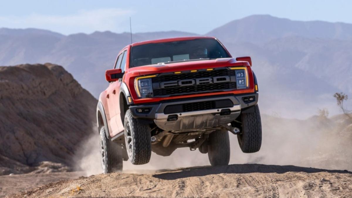 Ford, Raptor Serisi İçin Elektrikli Varyant Hazırlamadığını Açıkladı