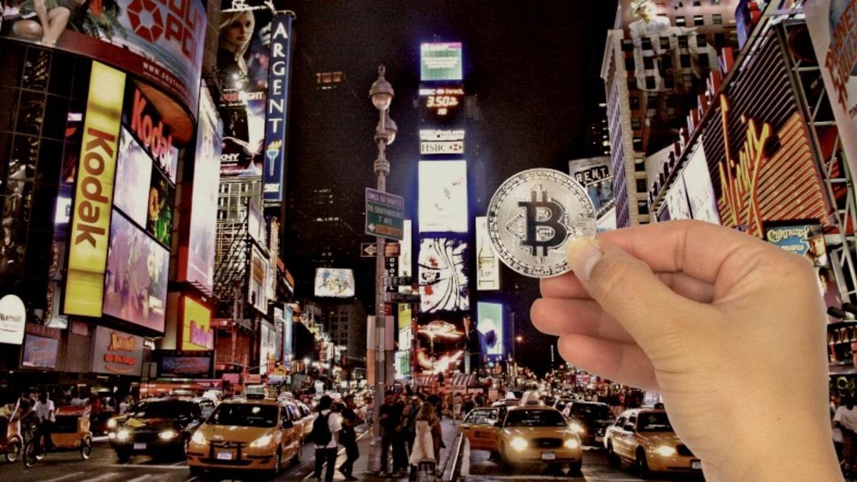 New York’un Ünlü Times Meydanı Kripto Paralar İçin Karanlığa Gömülüyor: İyi de Neden?