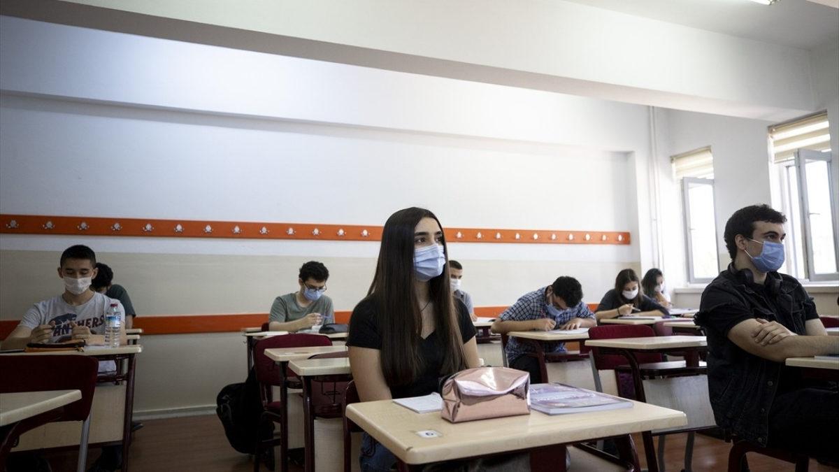 Lisede Sınıfta Kalanlar İçin Yeni Karar, Resmi Gazete’de Yayımlandı