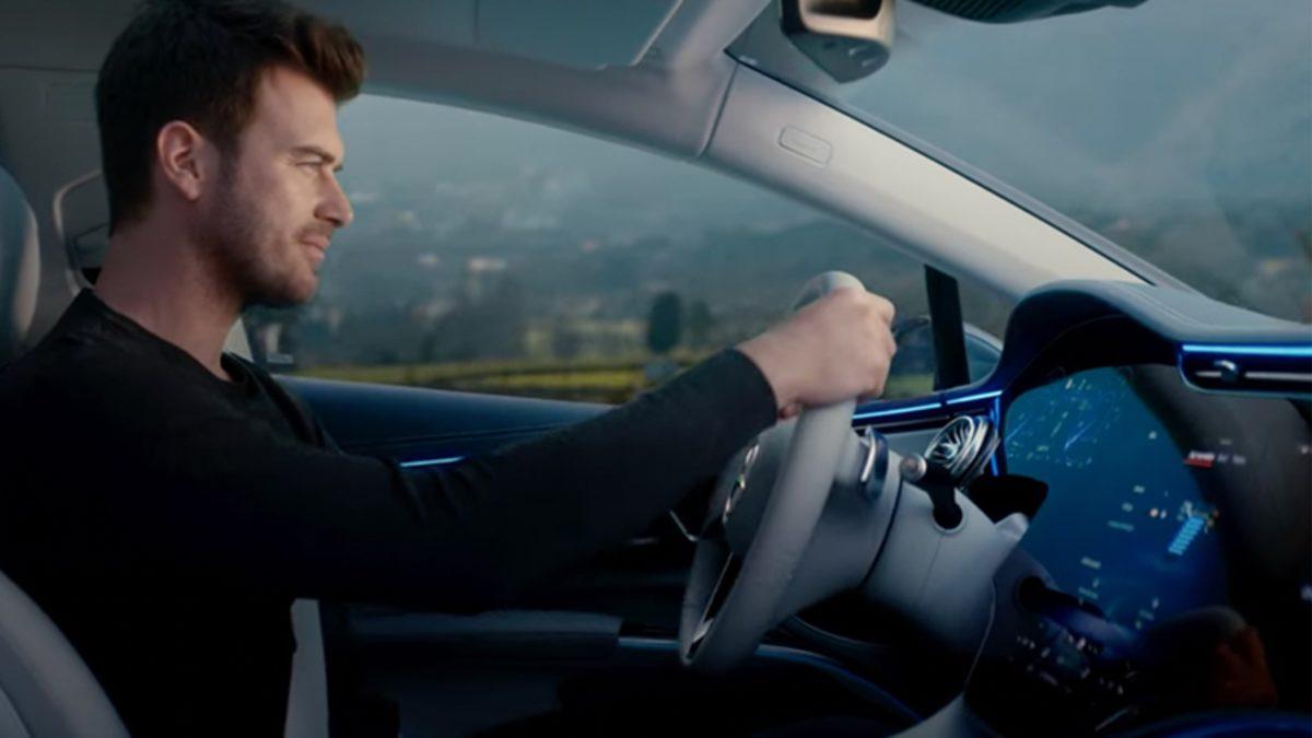 Kıvanç Tatlıtuğ’un İzledikçe Düşündüren Yeni Mercedes Reklamı Yayınlandı: İşte Sosyal Medyadan Gelen Tepkiler