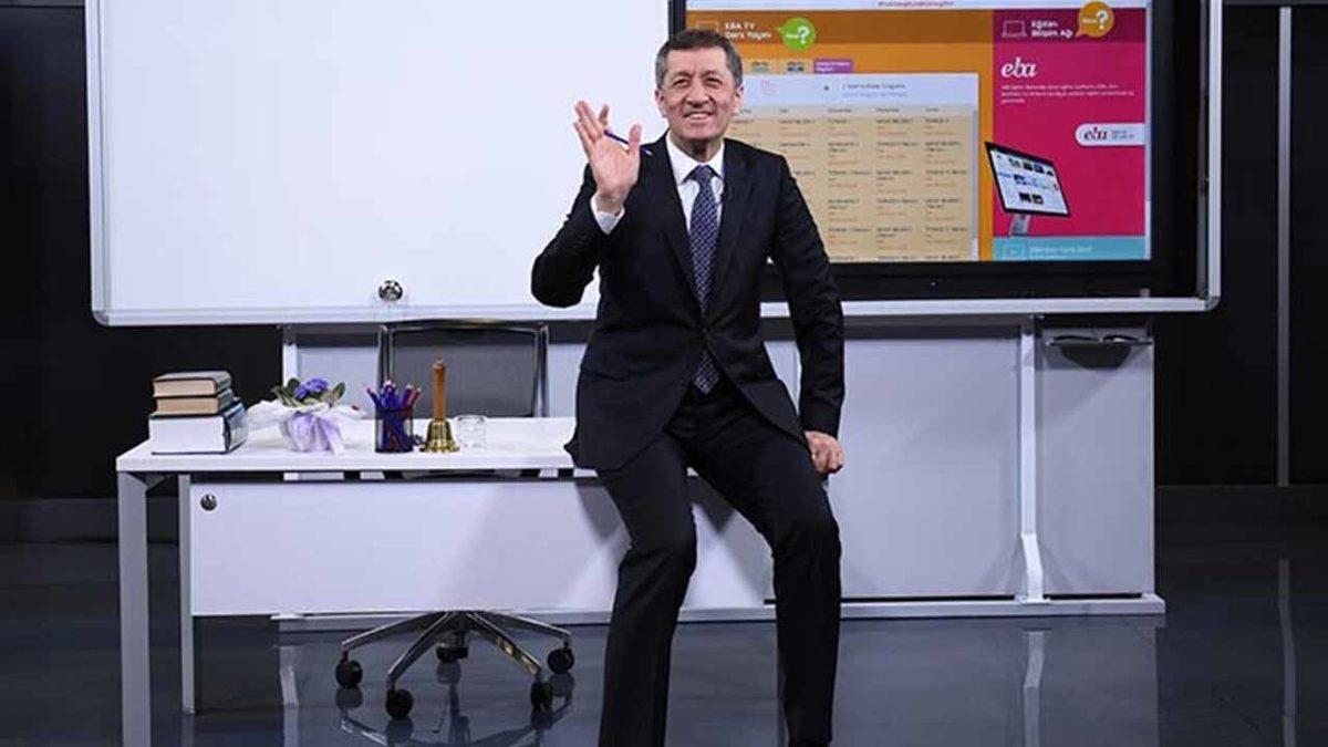 Ziya Selçuk’tan İkinci Dönemin de Uzaktan Yürütüleceğinin Sinyalini Veren Açıklama