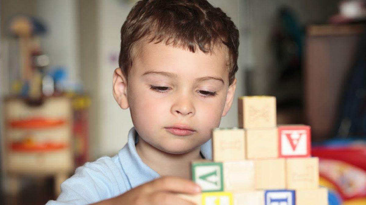 Hastalık ya da Engel Değil, Deha Belirtisi: Asperger Sendromu Nedir, Neden Meydana Gelir?