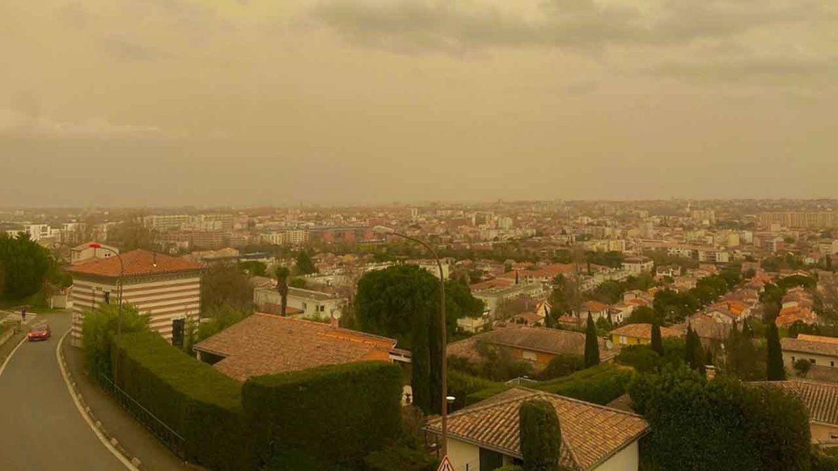 Sahra Çölü’ndeki Toz Bulutu, Avrupa’ya Turuncu Kar Yağmasına Yol Açtı