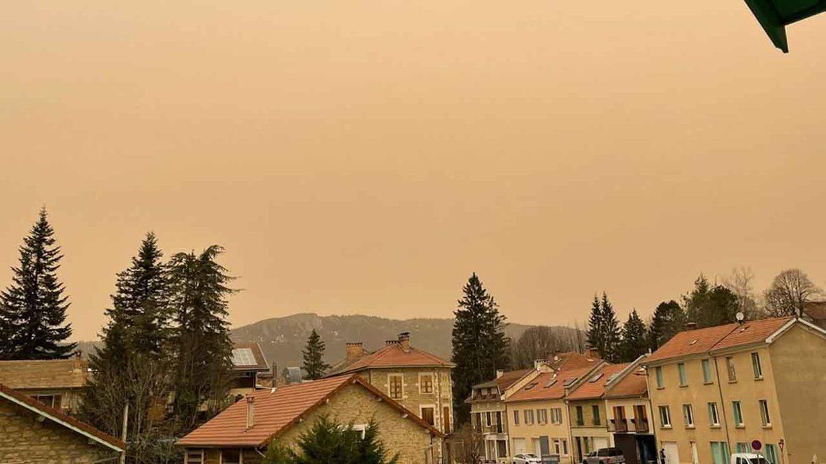 Sahra Çölü’ndeki Toz Bulutu, Avrupa’ya Turuncu Kar Yağmasına Yol Açtı
