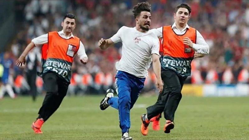 Süper Kupa Maçında Sahaya Atlayan YouTuber "Deli mi ne?"nin Cezası Belli Oldu