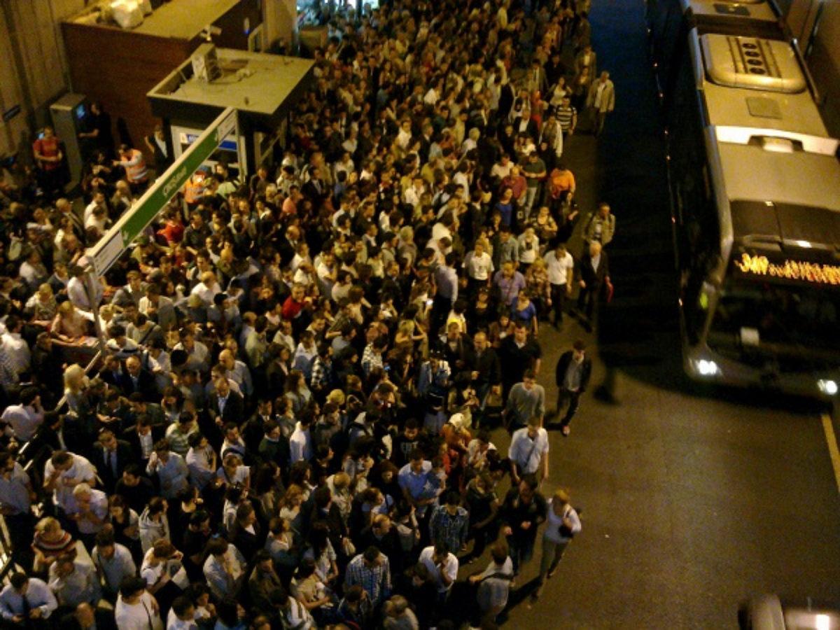 Bilet Fiyatlarının 1 Yıldaki Akıl Almaz Artışına Tanık Olun: Artık Işınlanmayı Bulsalar İyi Olur(!)