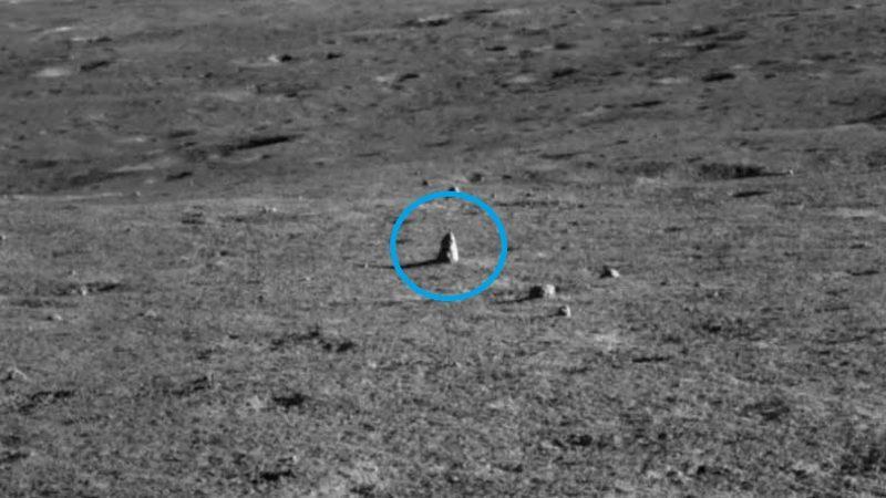 Çin, Ay’ın Karanlık Yüzeyinde Kesik Bir Şekle Sahip Kaya Parçası Keşfetti