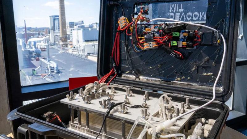 Deniz Suyunu İçme Suyuna Dönüştüren Taşınabilir Cihaz Geliştirildi: El Çantasına Bile Sığıyor, Powerbank ile Kullanılabiliyor [Video]