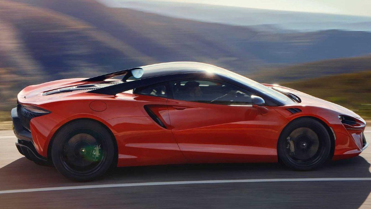 McLaren, 671 Beygirlik Yeni Hibrit Spor Otomobili Artura’yı Tanıttı