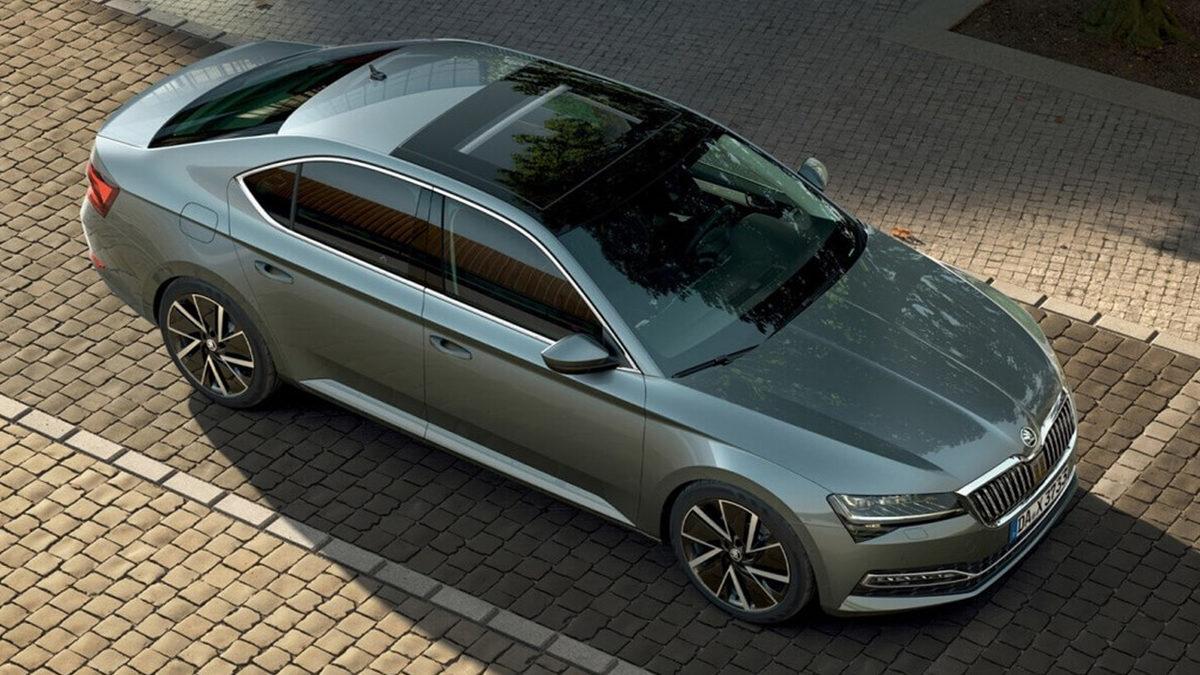 Sıra Dışı Hava Yastıkları ile Dikkat Çeken 2021 Model Skoda Superb’ün Özellikleri ve Fiyat Listesi