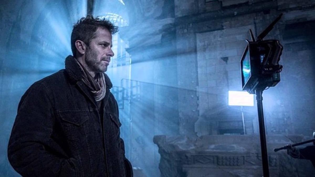 Zack Snyder, "Aslına Sadık" Bir Kral Arthur Filmi Çekmek İstiyor