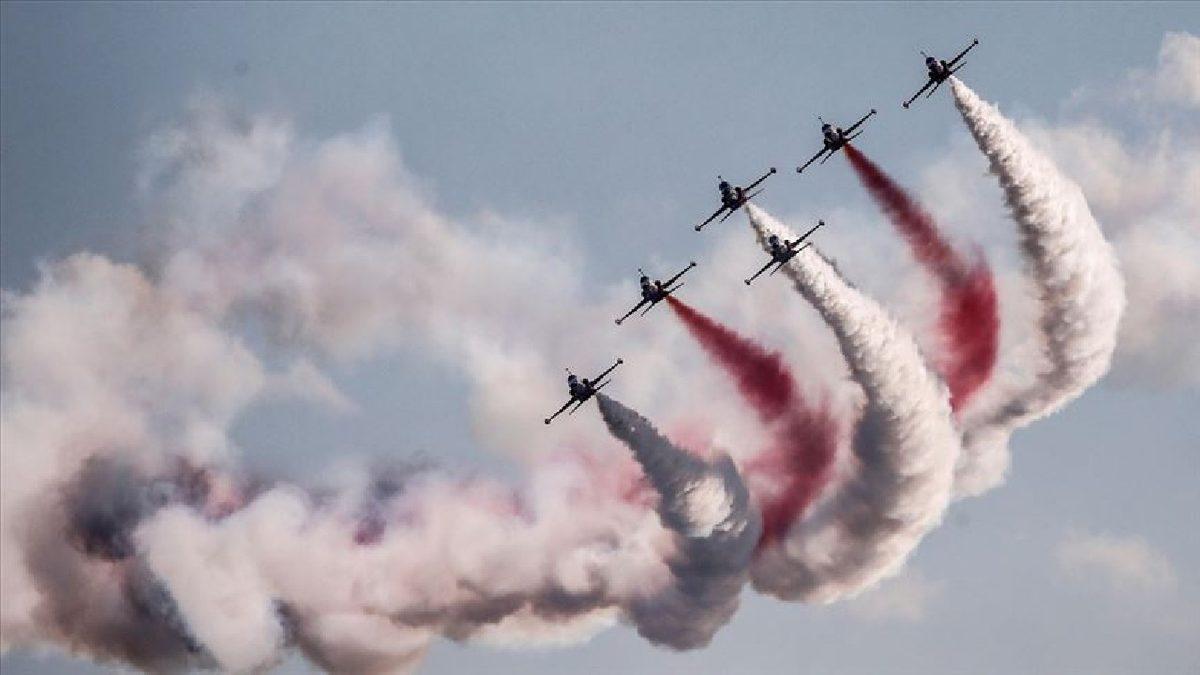 Uçaklar Neden Arkasında Beyaz Bir İz Bırakır?