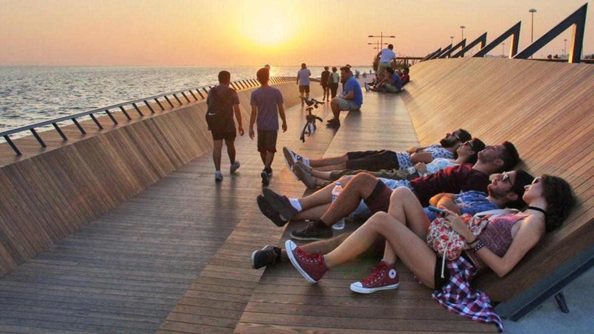 Bir Yerlerde Mutlu Bir Türkiye Var: Paralel Evrendeki Webtekno’dan 14 Haber