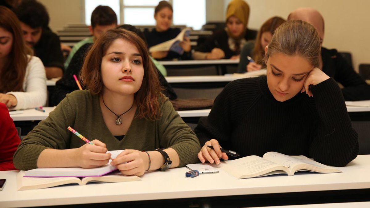 Pek Çok Lisede 1 Mart İtibarıyla Yüz Yüze Eğitim Başlıyor