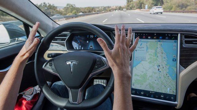 Tesla’dan Kazalarıyla Ünlenen Otopilot Teknolojisini Temize Çıkaracak Rapor: ’Otopilot Kullanılan Araçlar 8 Kat Daha Az Kaza Yapıyor’