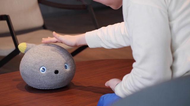 Panasonic’in Canı Sıkılınca Gaz Çıkaran Sevimli Ev Robotu: Nicobo