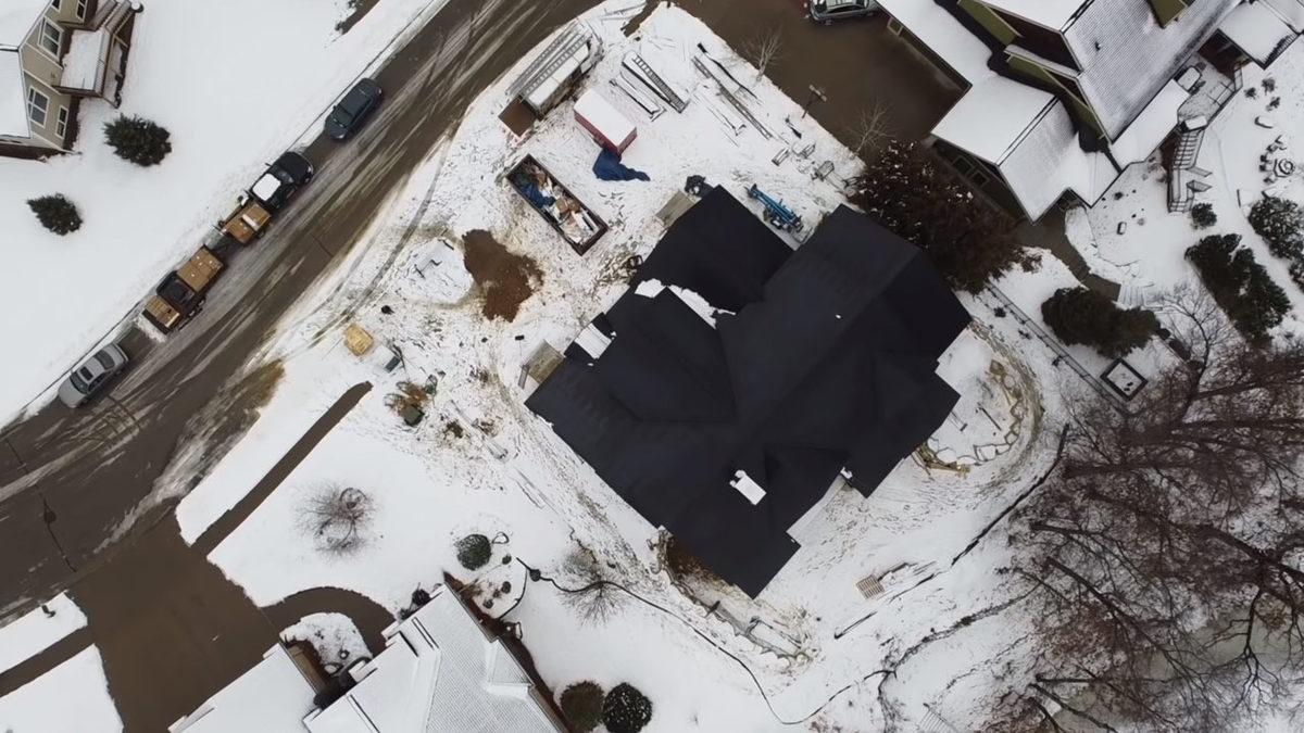 Tesla’nın Güneş Panelleri Biriken Kardan Böyle Kurtuluyor [Video]