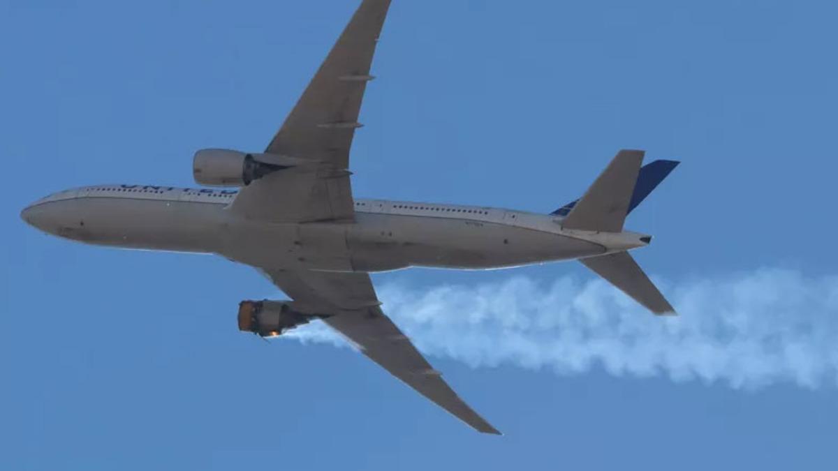 ABD’de Bir Uçağın Uçuş Anında Motorunun Parçalandığı Anlar Görüntülendi [Video]