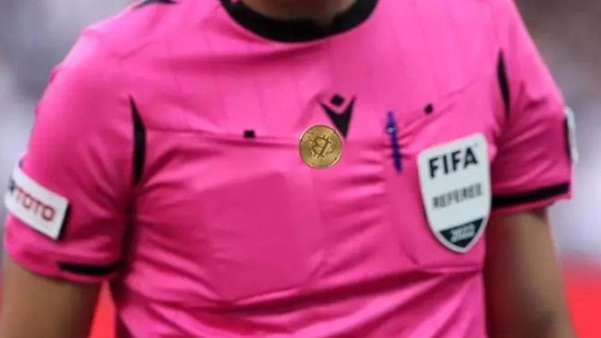 Beşiktaş Fenerbahçe Derbisinde ’Bitcoin’ ile Yazı Tura Yapan Hakeme Soruşturma!