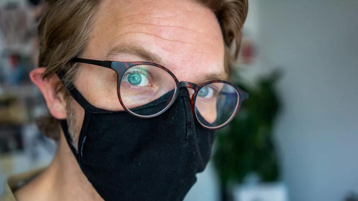 Gözlük Kullananların COVID-19’a Yakalanma Olasılığının 3 Kat Daha Az Olduğu Keşfedildi