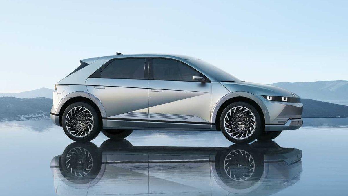 Hyundai, 480 km Menzile Sahip Yeni Elektrikli Otomobili Ioniq 5’i Tanıttı
