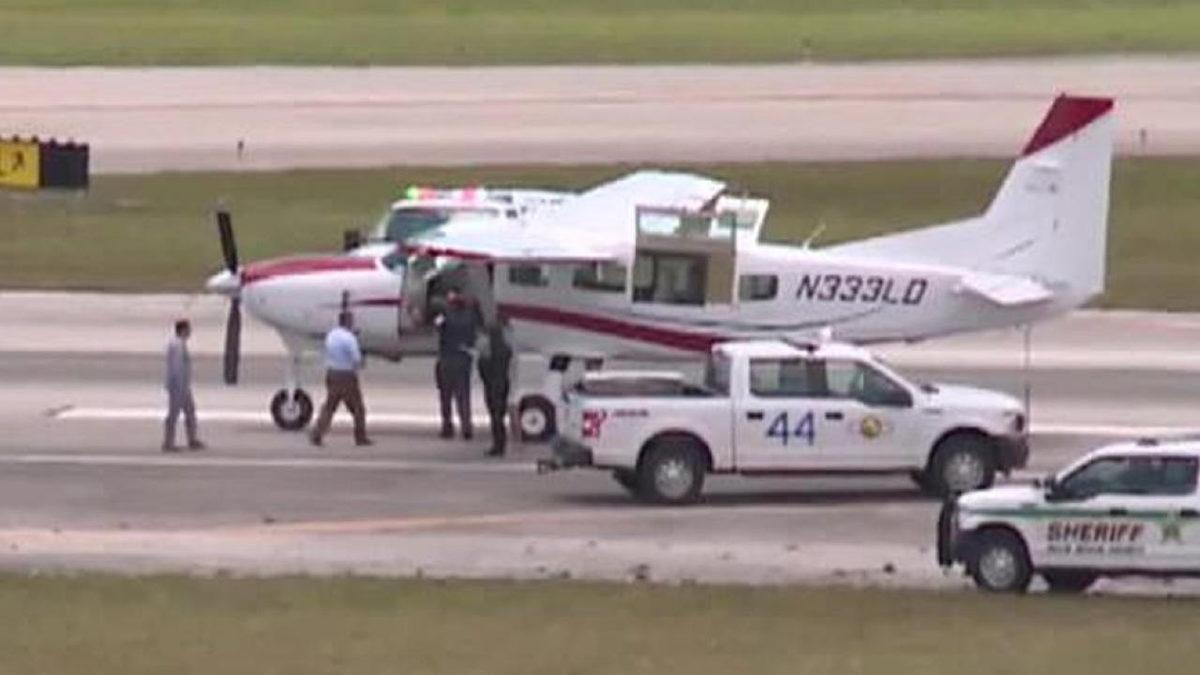 Film Sahnesi Gerçek Oldu: Pilotu Rahatsızlanan Uçağı, Uçuş Bilgisi Olmayan Yolcu İndirdi [Video]