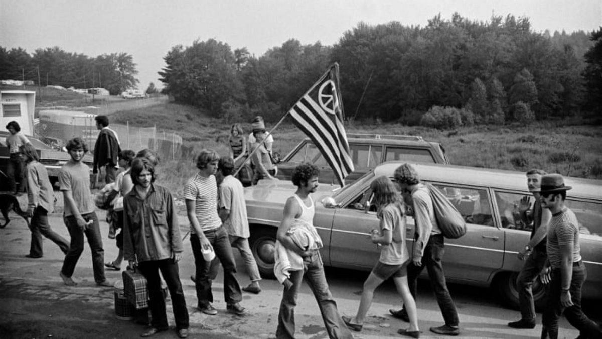 Barış İsteyen Herkesin Ortak Sembolü Haline Gelen Bu Ünlü Tasarım Nasıl Ortaya Çıktı?