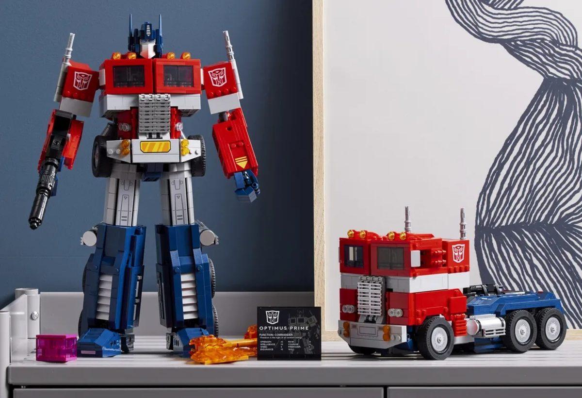Transformers’ın Efsane Karakteri Optimus Prime’ı Gerçek Hayata Getiren LEGO Seti Tanıtıldı: Filmlerdeki Gibi Tırdan Robota Dönüşebilecek! [Video]