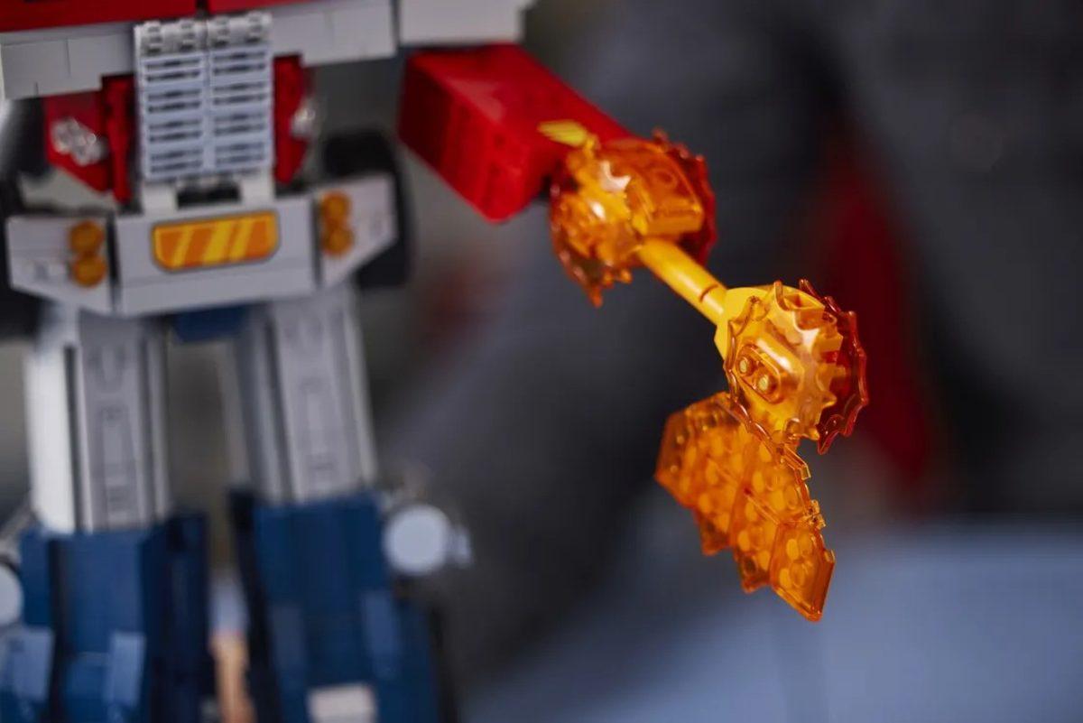 Transformers’ın Efsane Karakteri Optimus Prime’ı Gerçek Hayata Getiren LEGO Seti Tanıtıldı: Filmlerdeki Gibi Tırdan Robota Dönüşebilecek! [Video]