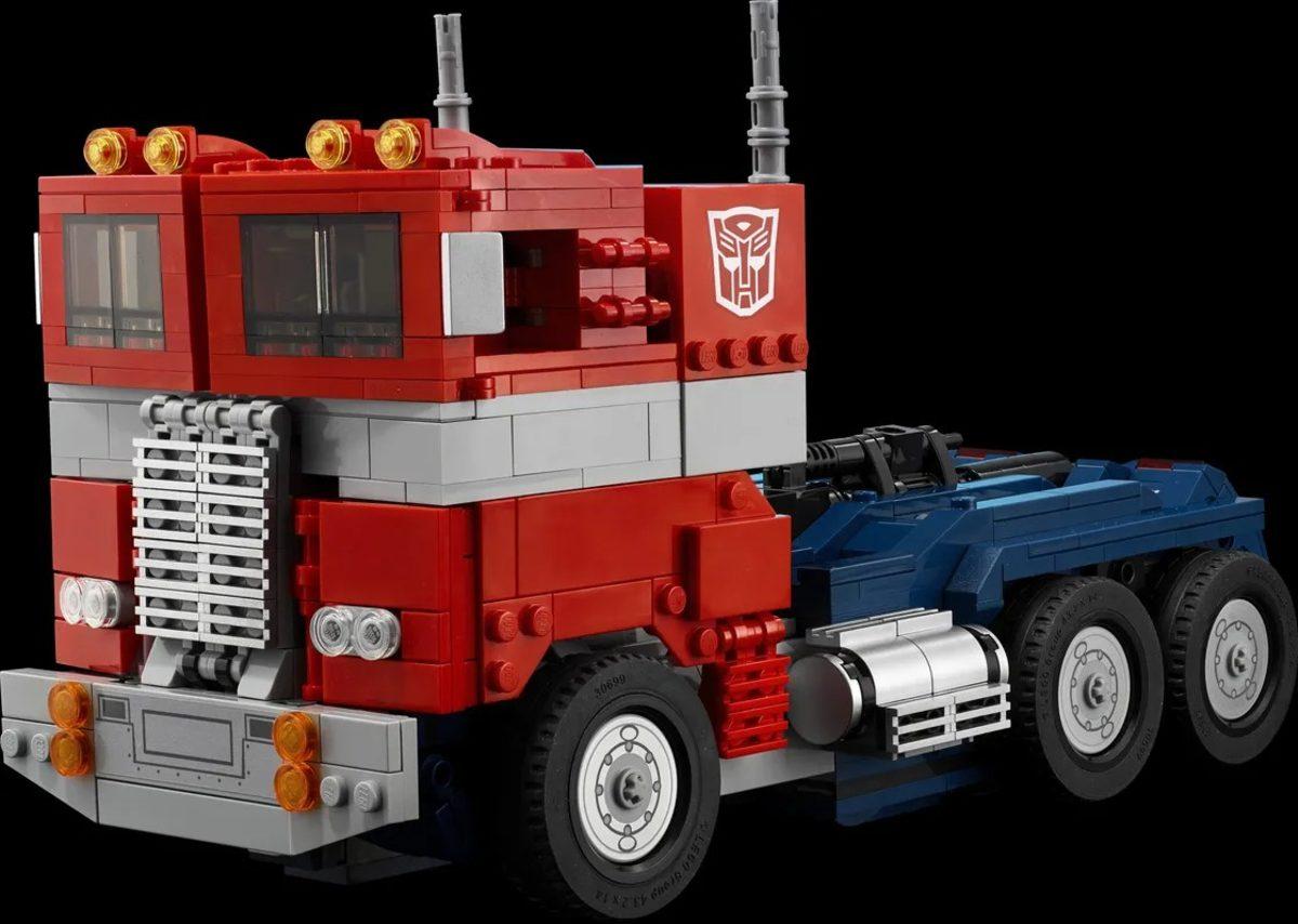 Transformers’ın Efsane Karakteri Optimus Prime’ı Gerçek Hayata Getiren LEGO Seti Tanıtıldı: Filmlerdeki Gibi Tırdan Robota Dönüşebilecek! [Video]