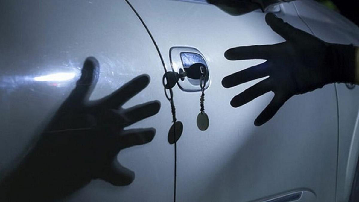 Sosyal Medyada Tanıştığı Kişinin Otomobilini Çalan Şahıs, Arabayı Geri Vermek İçin 30 Bin TL İstedi
