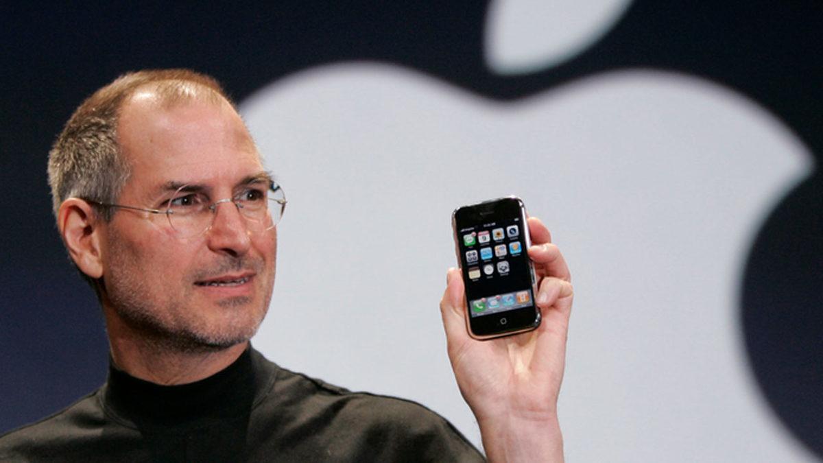Steve Jobs, İlk iPhone’u Aslında ’SIM Kartsız’ Yapacaktı: Peki Yerine Ne Olacaktı?