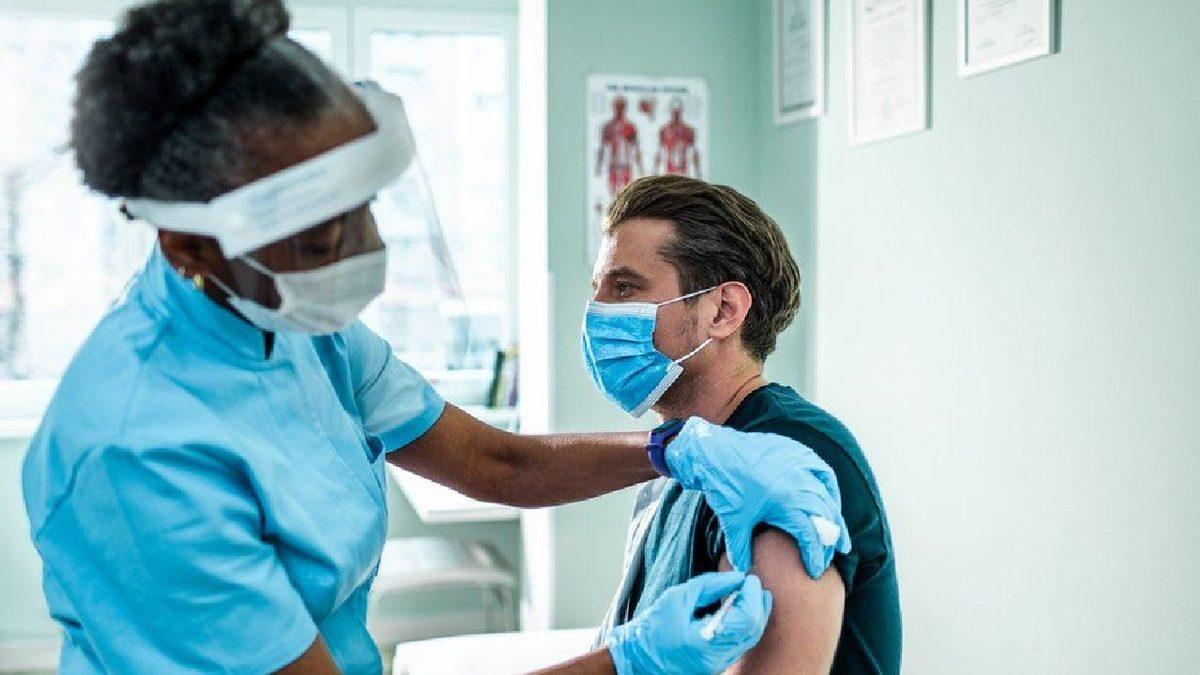 COVID Aşılarının Ölümlere Karşı ’Çarpıcı’ Etkileri Ortaya Çıktı: 