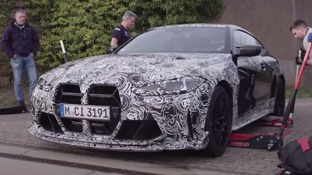 2023 Model BMW M4 CSL’den Heyecanlandıran Görüntüler Geldi: Dönüşü Muhteşem Olacak! [Video]
