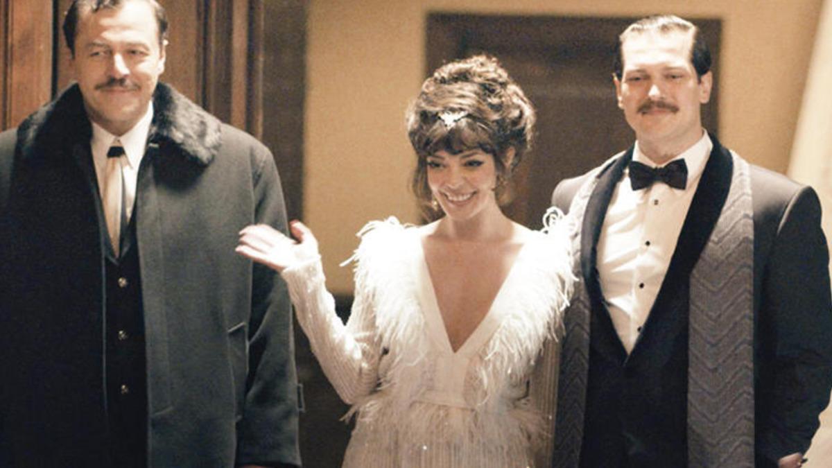 Çağatay Ulusoy’un Başrolünde Yer Aldığı Yeşilçam Dizisinden Yeni Video Geldi