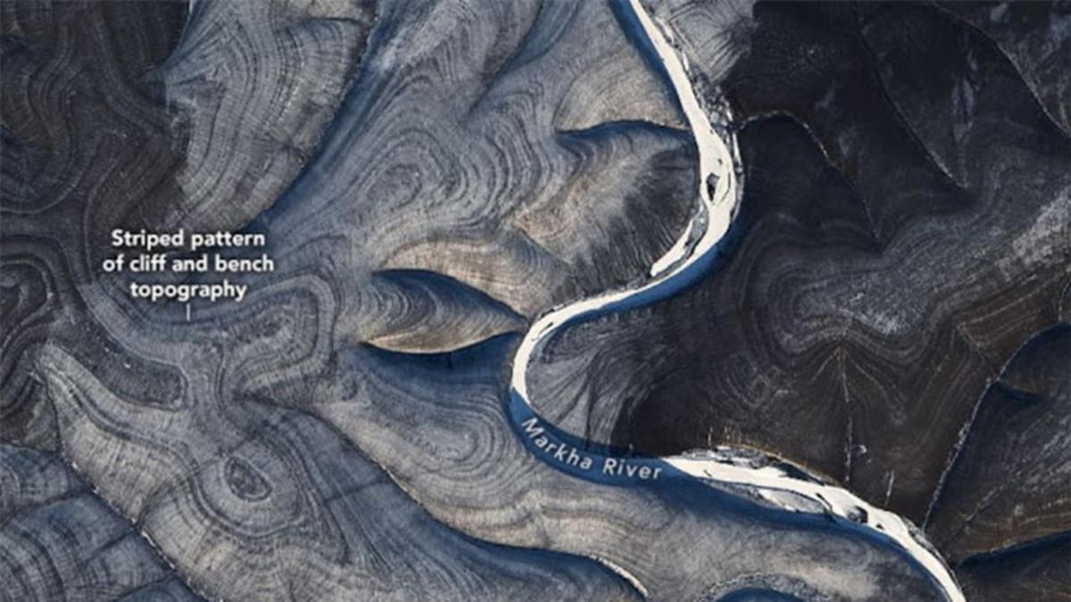 Uydu Görüntülerinde Rusya Üzerinde Gizemli Çizgiler Görüldü