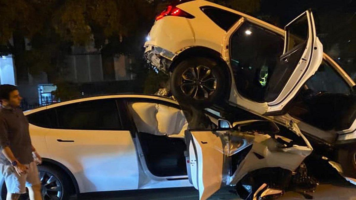 Tesla, Yeni Bir Otopilot Kazası Suçlamasıyla Karşı Karşıya